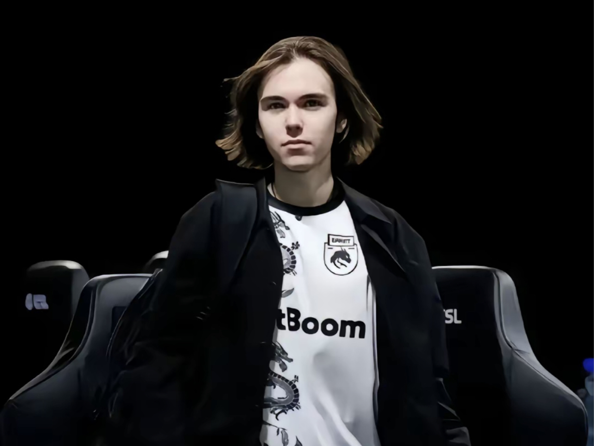 Wildcard Gaming 的联合所有者；成为武装袭击的受害者