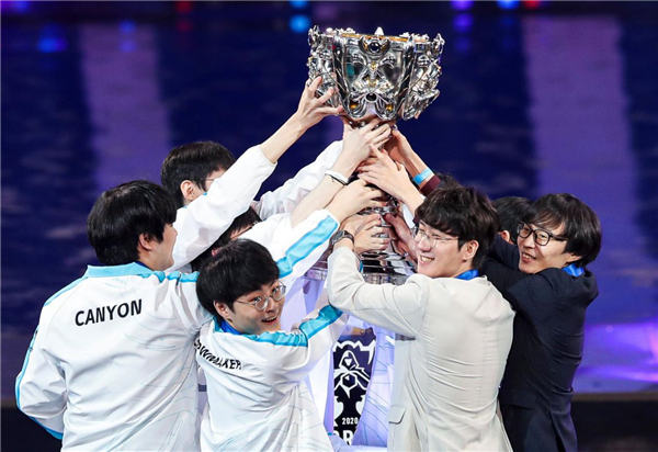 里程碑：AL达成LPL200出场成就