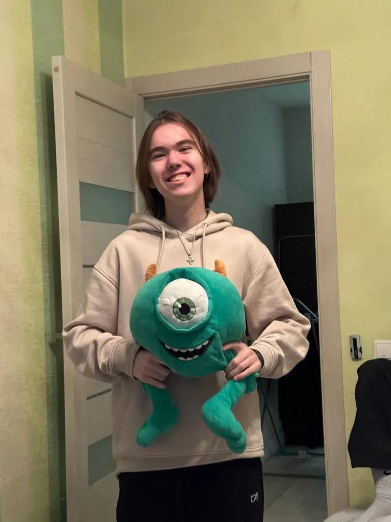 EDG官方为Jiejie庆生：愿你具潇洒襟怀，满抱皆春风和气