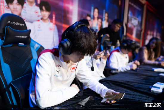NEST小组赛Day7各小组积分：RW、SN、iG、西安WE进入四强